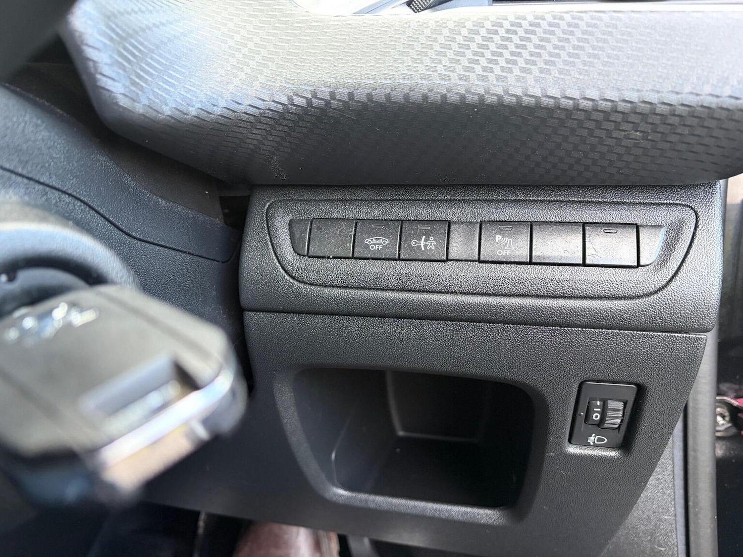 Used Peugeot 2008 2018 for sale - 77020564: Photo 24