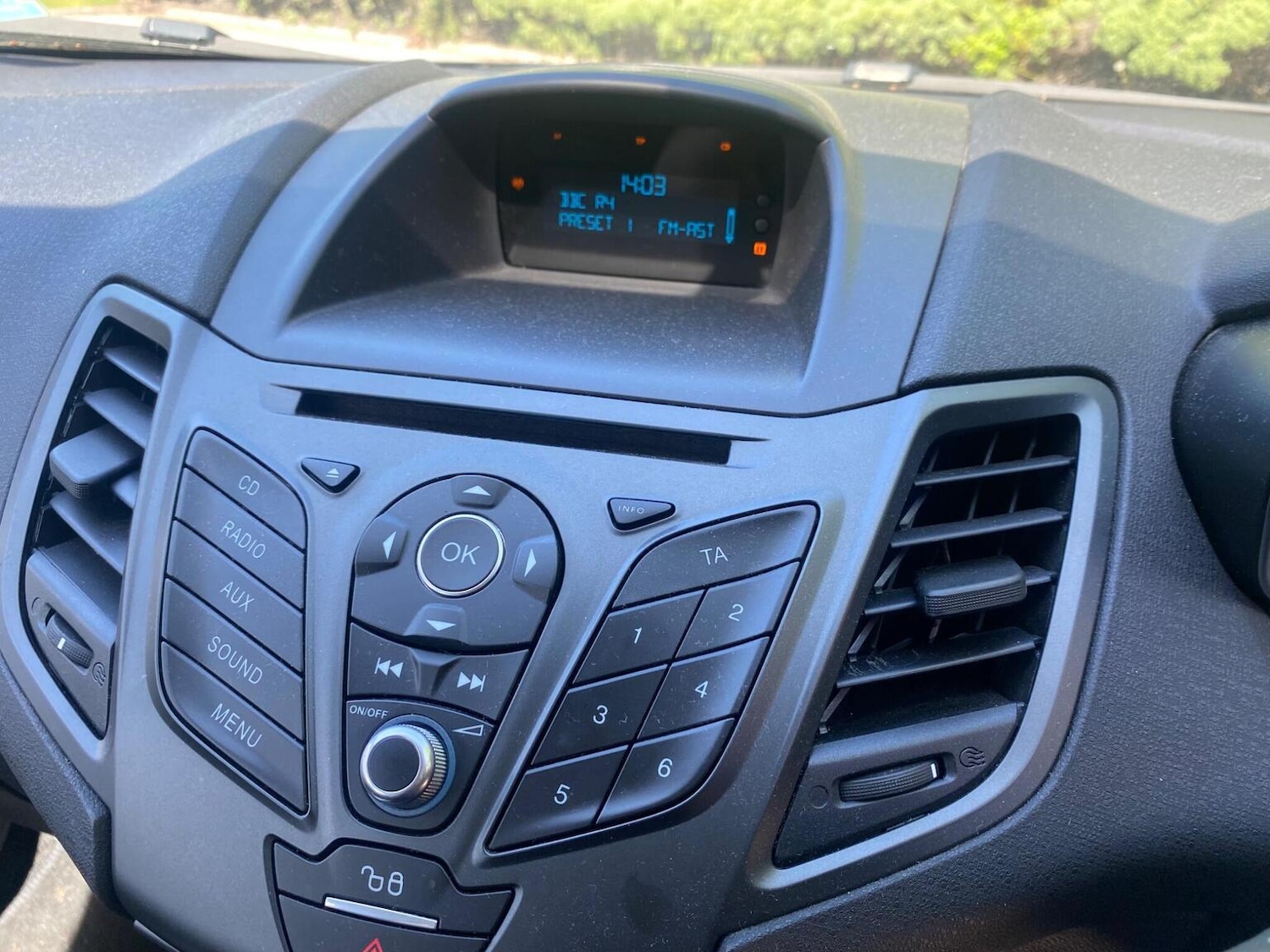 Used Ford Fiesta 2015 for sale - 78098146: Photo 11