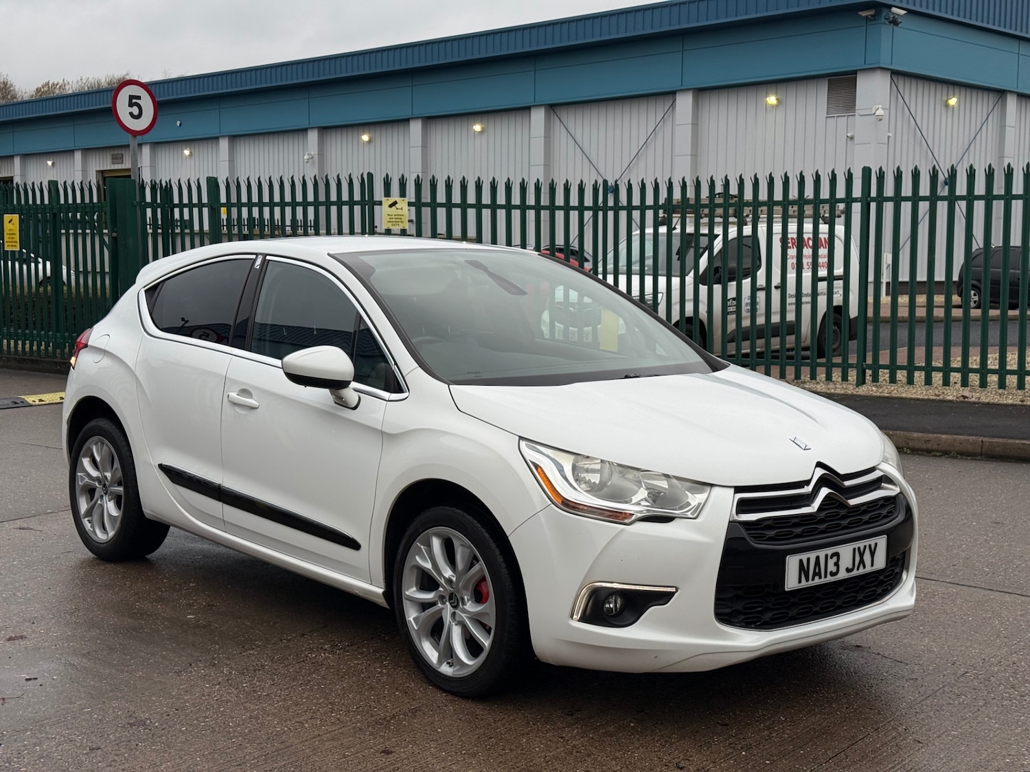 Used Citroen DS4 2013 for sale - 76971152: Photo 3
