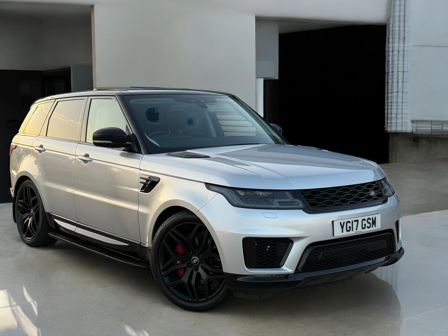 Used Land Rover Range Rover Sport 2017 for sale - 76157306: Photo 1