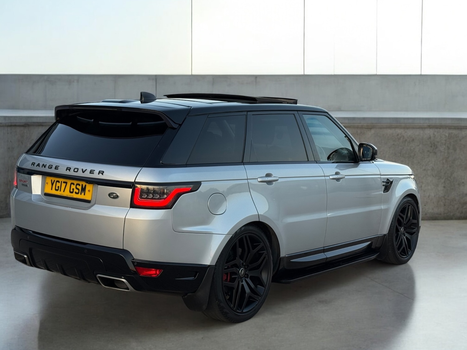 Used Land Rover Range Rover Sport 2017 for sale - 76157306: Photo 5