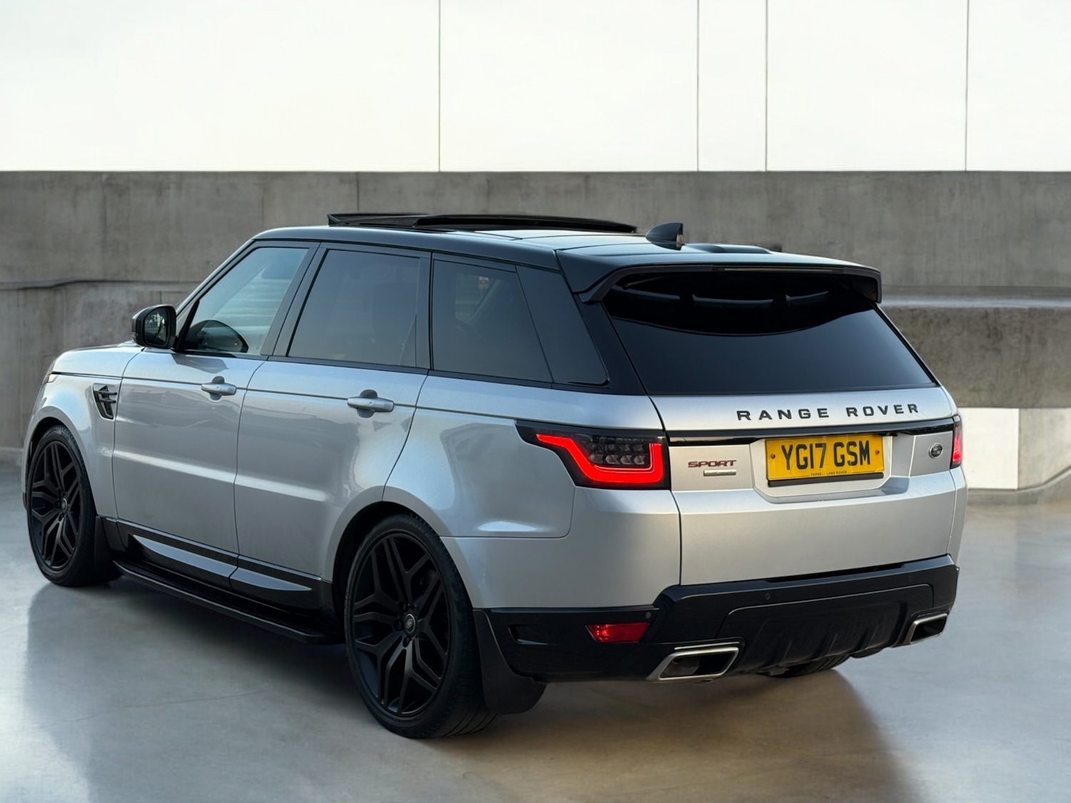 Used Land Rover Range Rover Sport 2017 for sale - 76157306: Photo 8