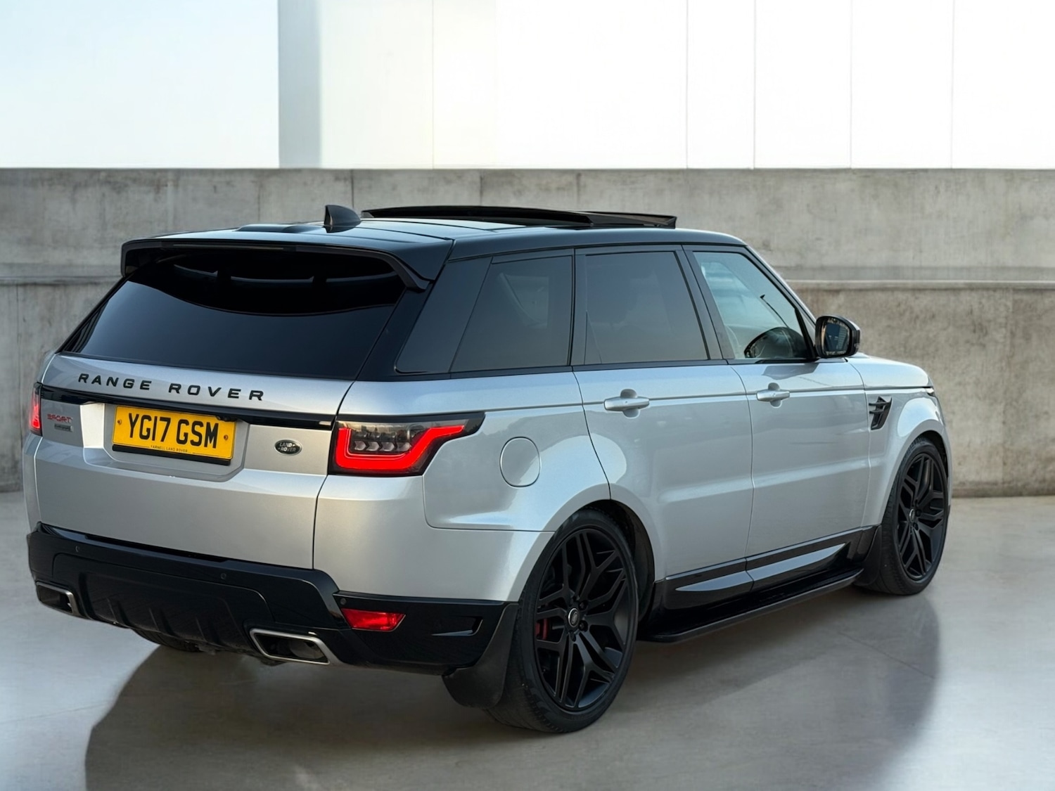 Used Land Rover Range Rover Sport 2017 for sale - 76157306: Photo 9