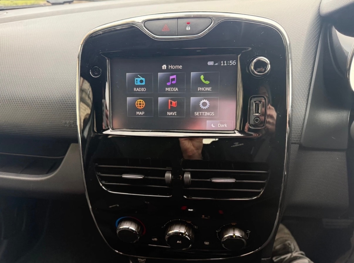 Used Renault Clio 2014 for sale - 76397155: Photo 9