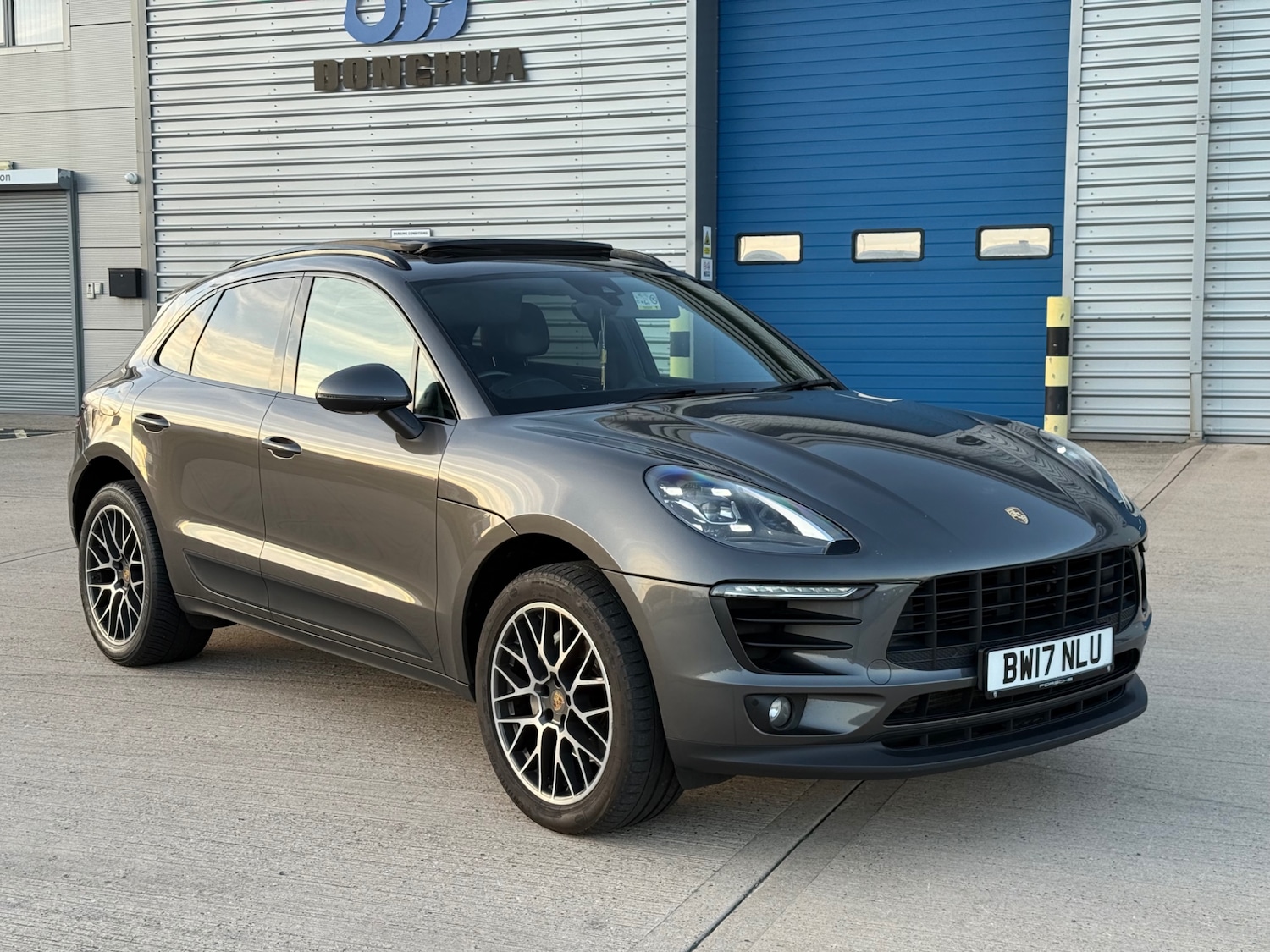 Used Porsche Macan 2017 for sale - 76220331: Photo 11