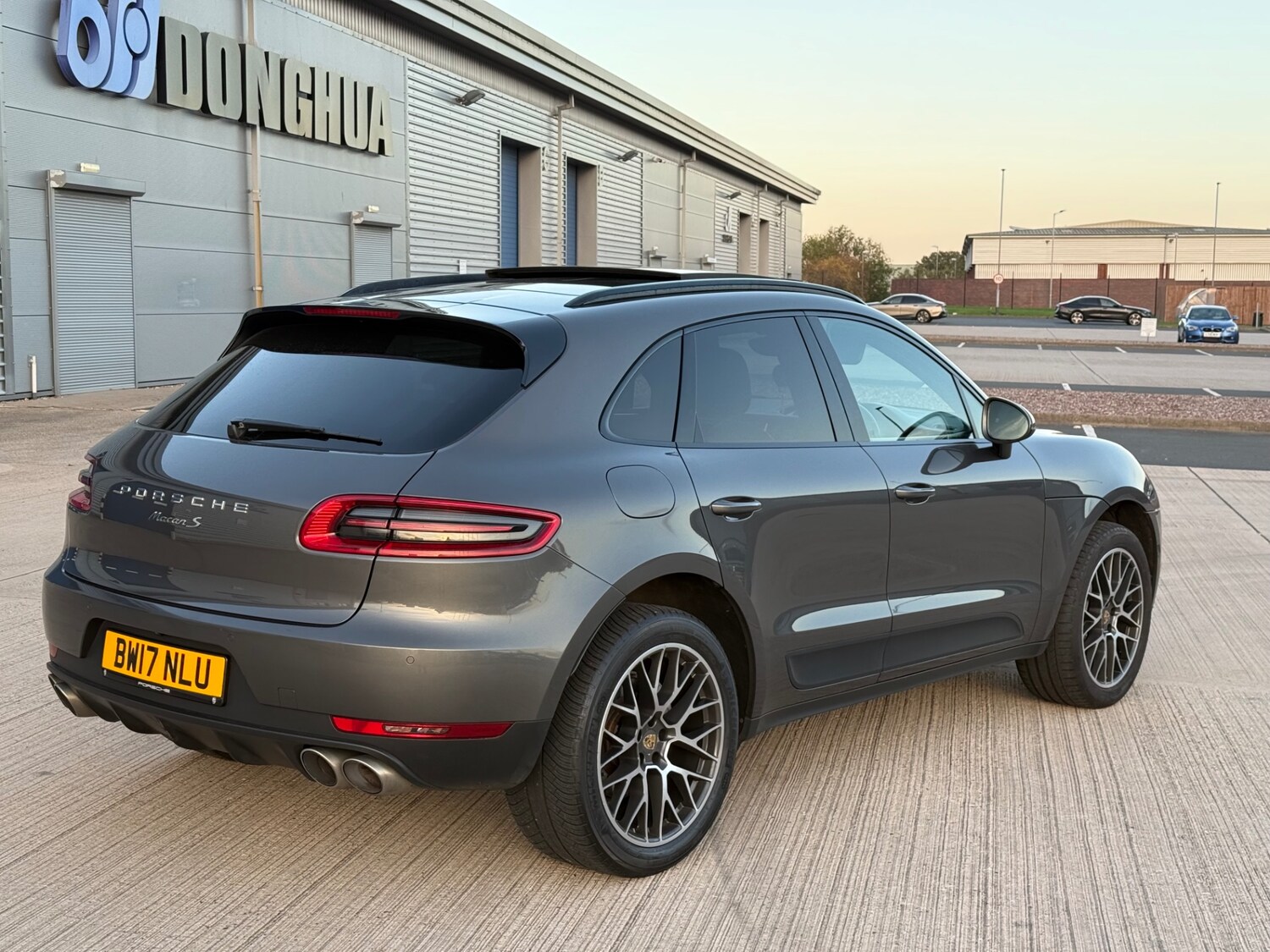 Used Porsche Macan 2017 for sale - 76220331: Photo 12