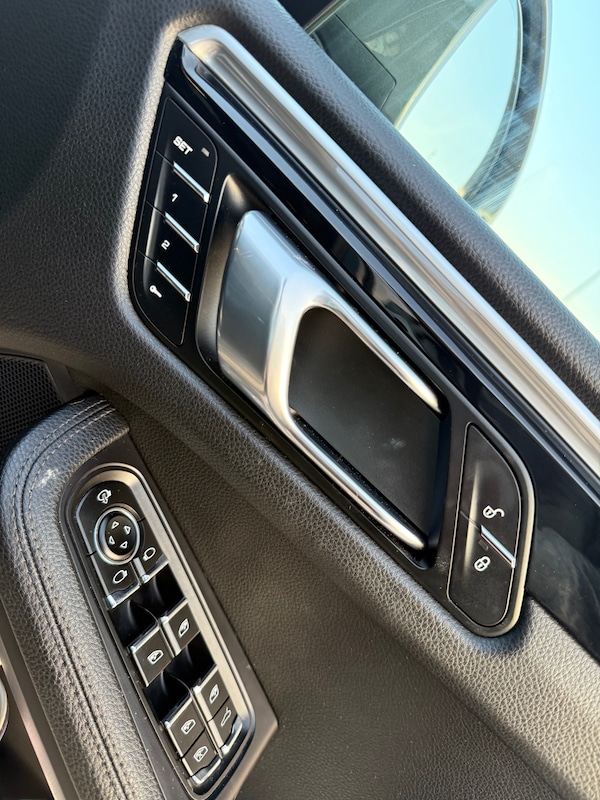 Used Porsche Macan 2017 for sale - 76220331: Photo 16