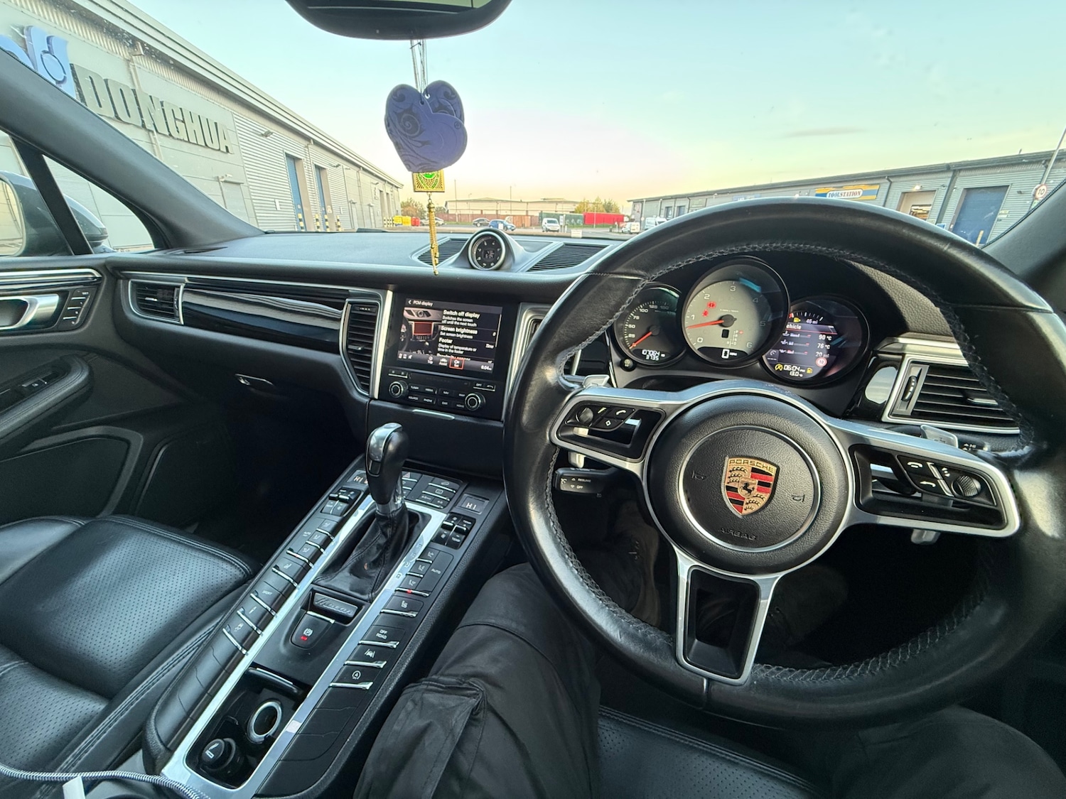 Used Porsche Macan 2017 for sale - 76220331: Photo 19