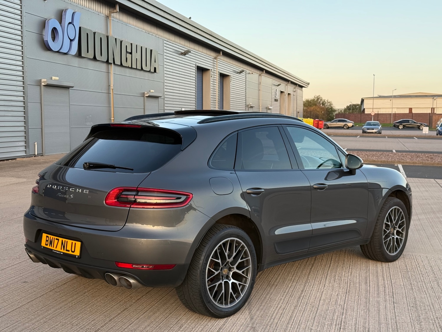 Used Porsche Macan 2017 for sale - 76220331: Photo 5