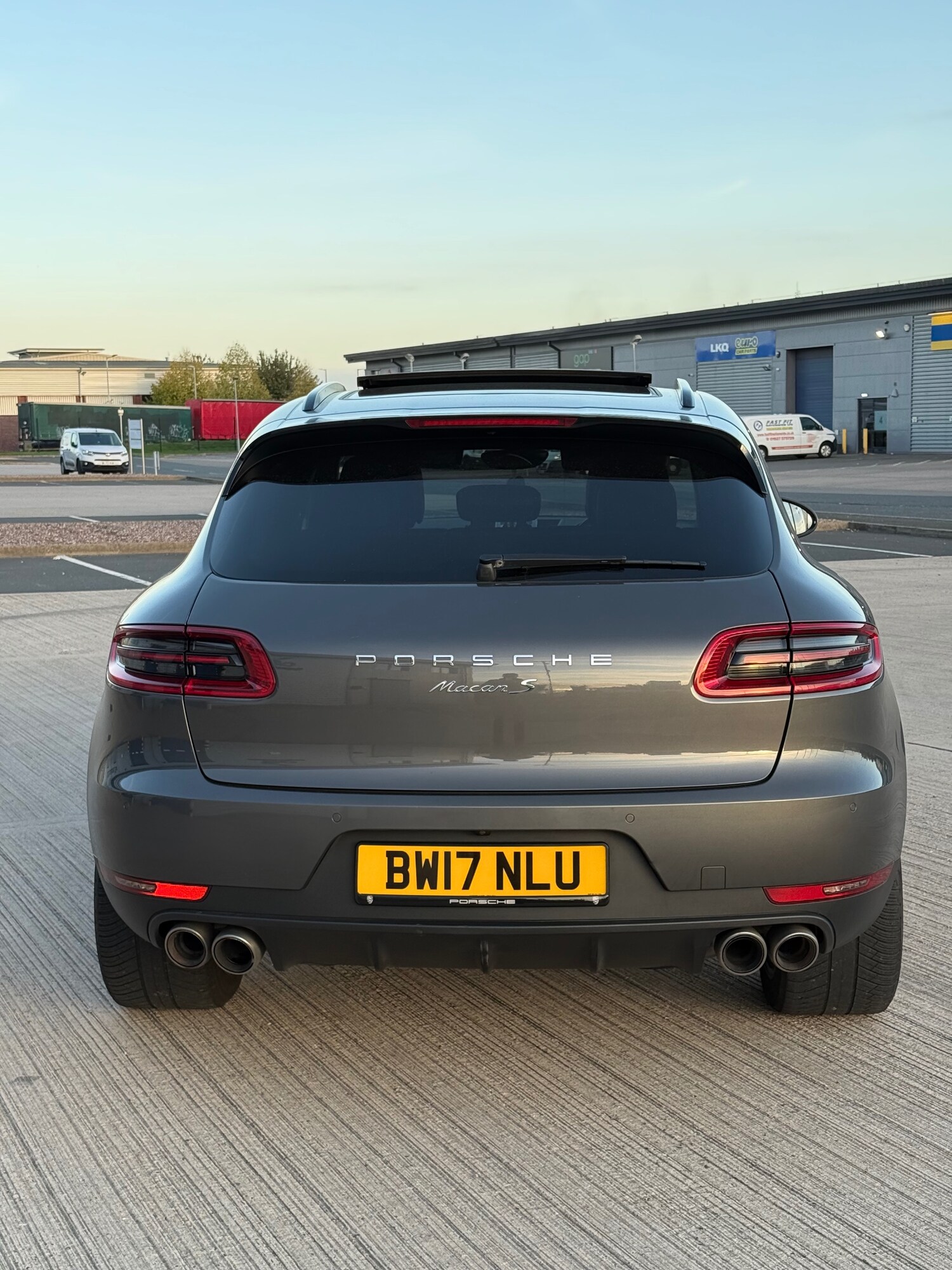 Used Porsche Macan 2017 for sale - 76220331: Photo 6