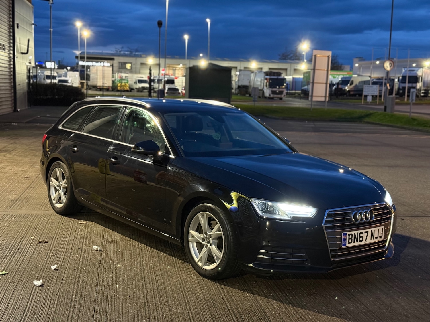 Used Audi A4 2017 for sale - 76941129: Photo 3