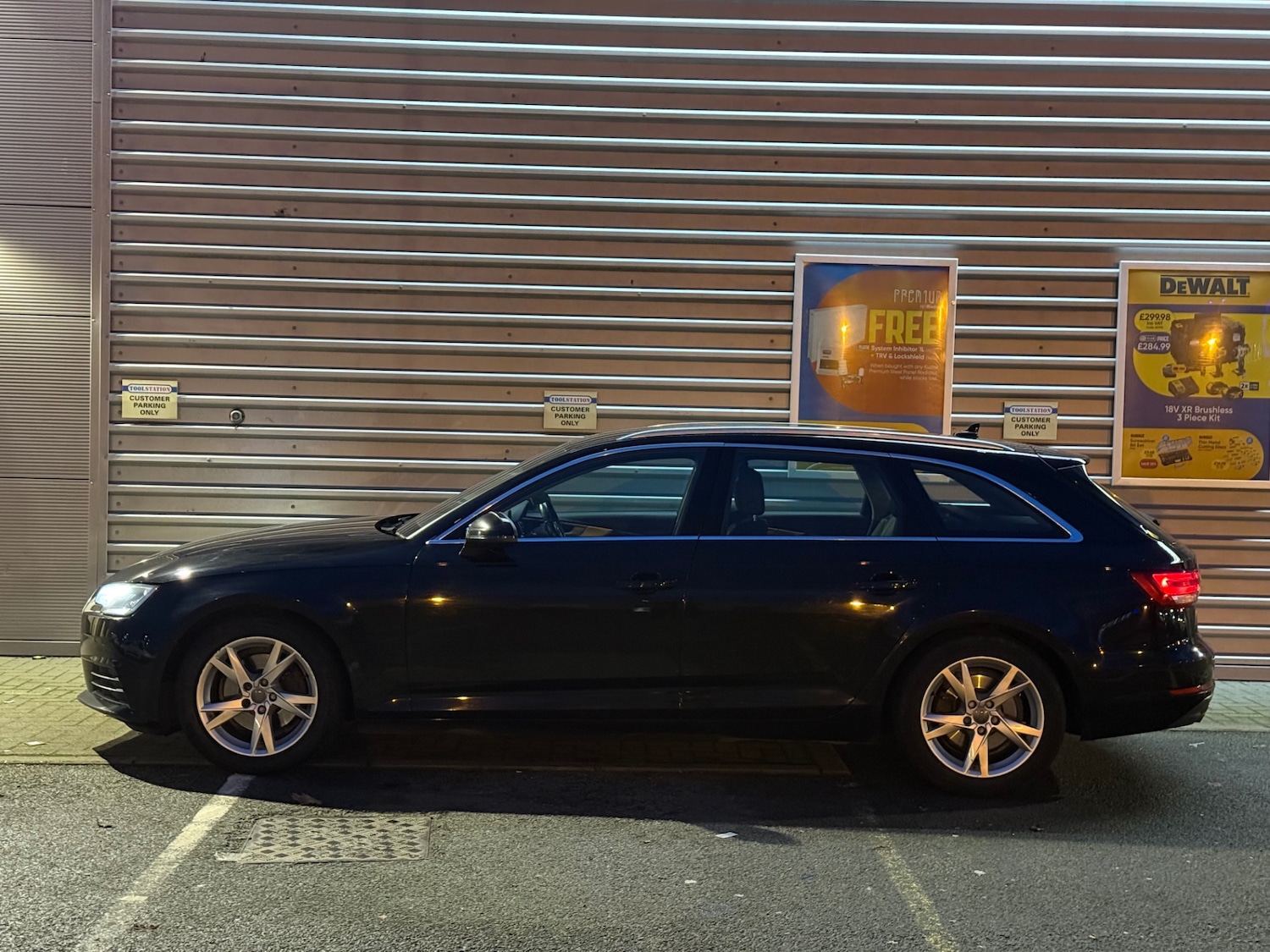 Used Audi A4 2017 for sale - 76941129: Photo 8