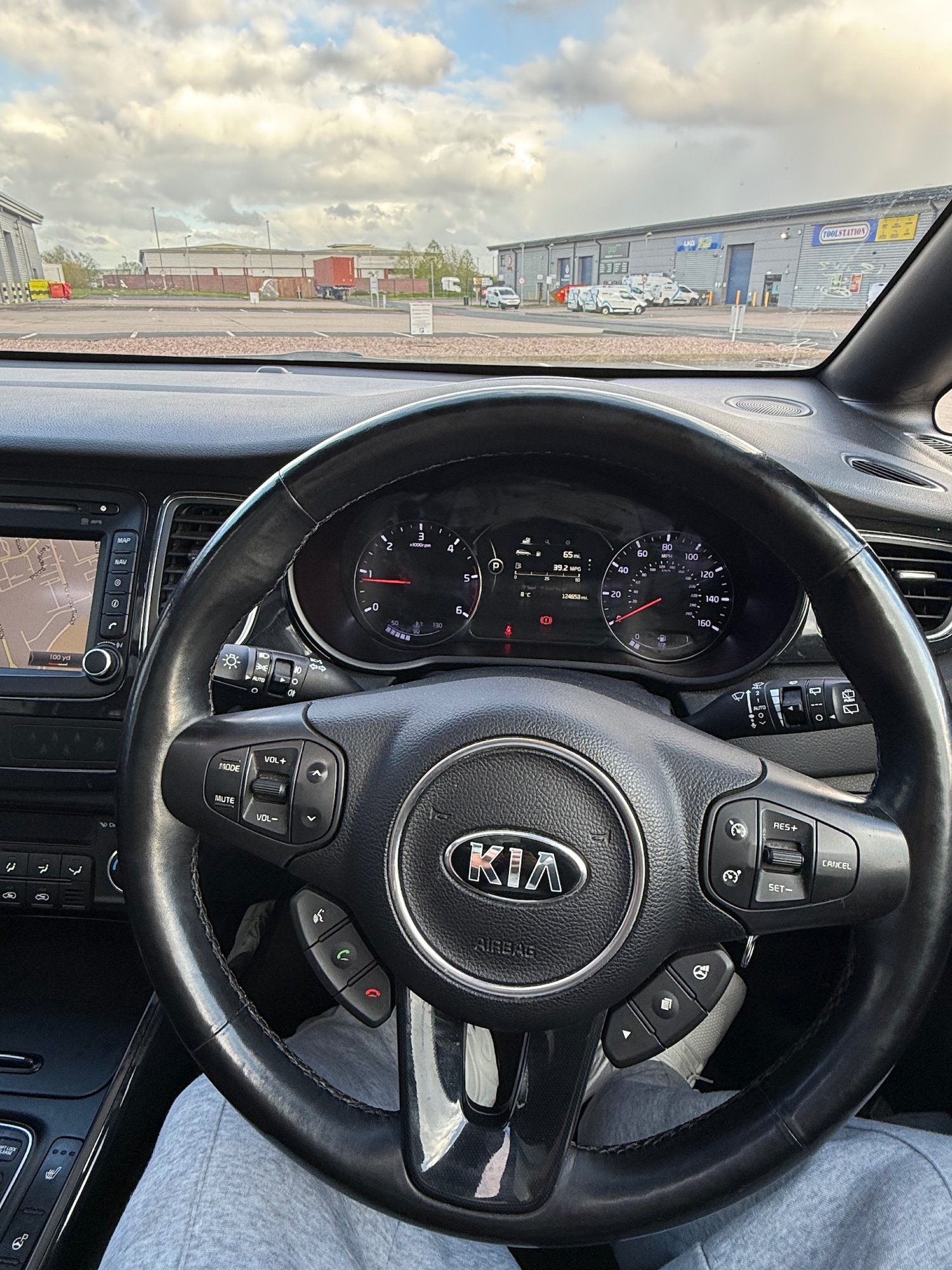 Used Kia Carens 2015 for sale - 78223360: Photo 16