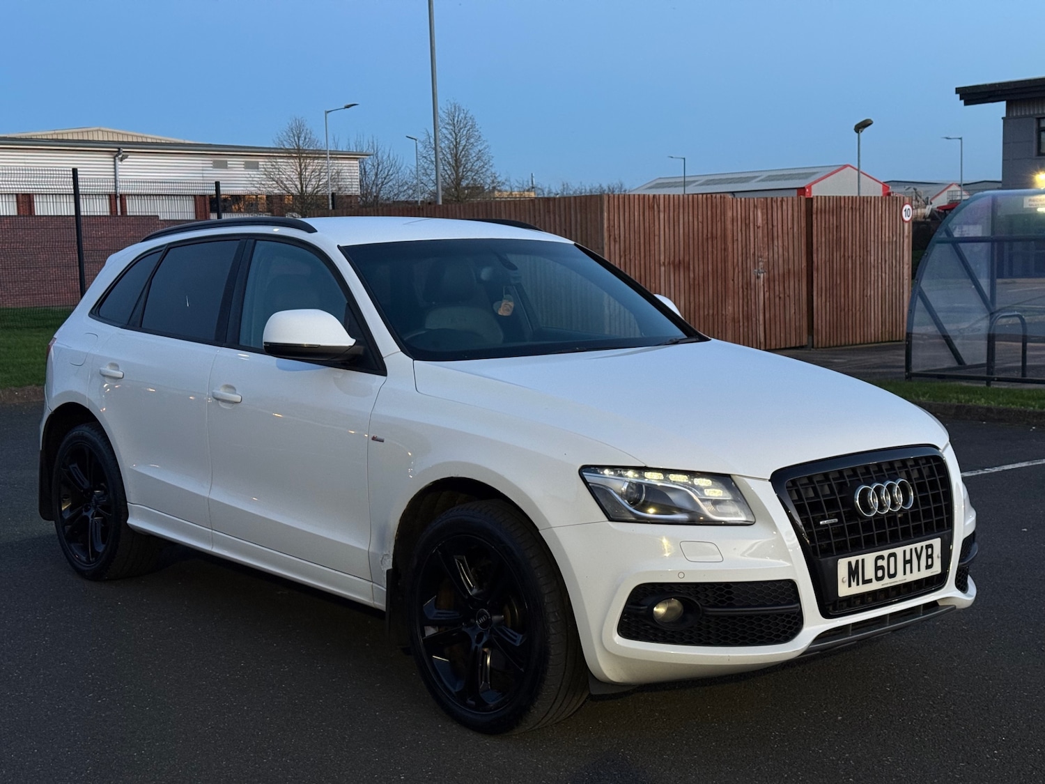 Used Audi Q5 2010 for sale - 77704403: Photo 2