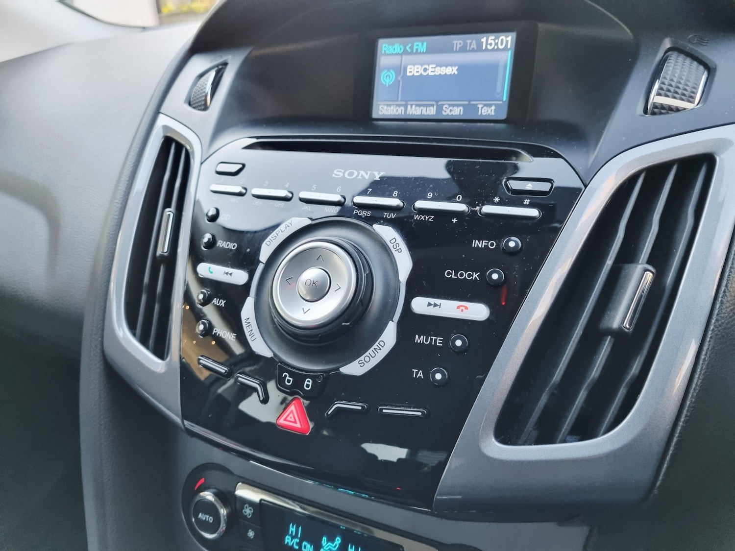 Used Ford Focus 2012 for sale - 76758848: Photo 24