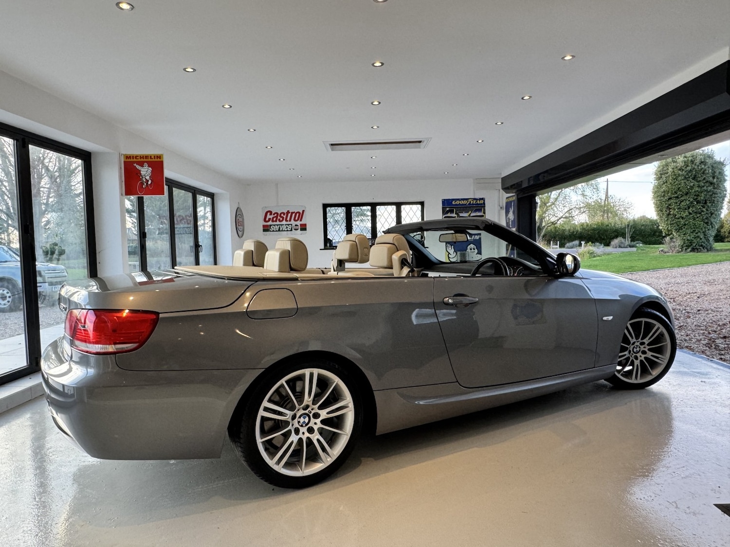 Used BMW 3 Series 2009 for sale - 76571264: Photo 2