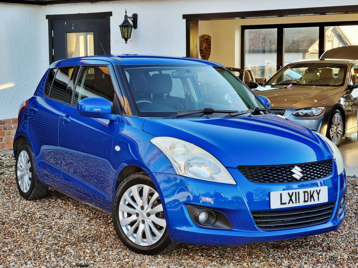 Used Suzuki Swift 2011 for sale - 76762156: Photo 1
