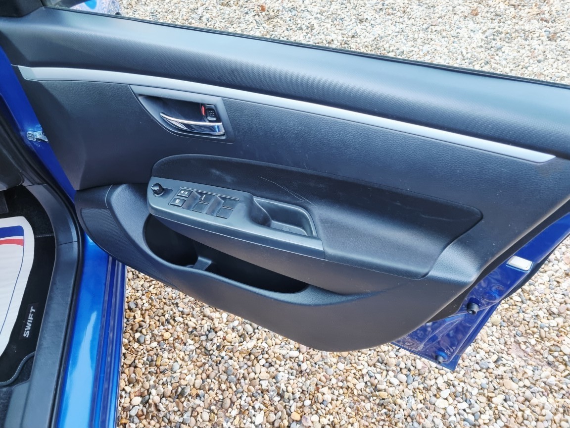 Used Suzuki Swift 2011 for sale - 76762156: Photo 25