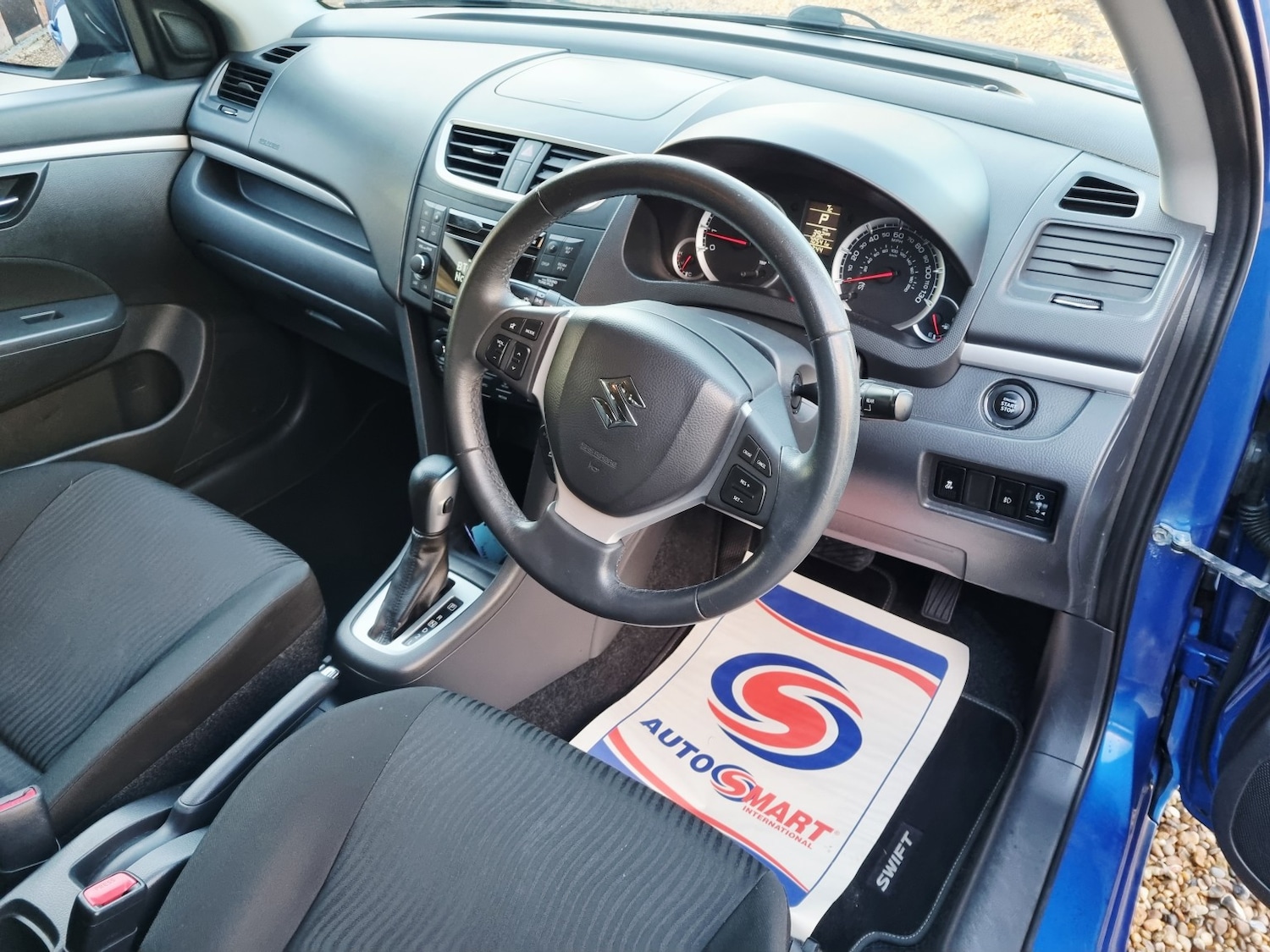 Used Suzuki Swift 2011 for sale - 76762156: Photo 8