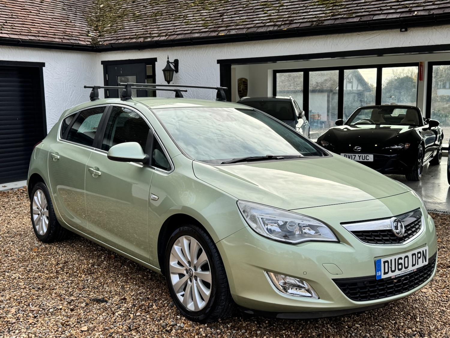 Used Vauxhall Astra 2010 for sale - 76246176: Photo 1