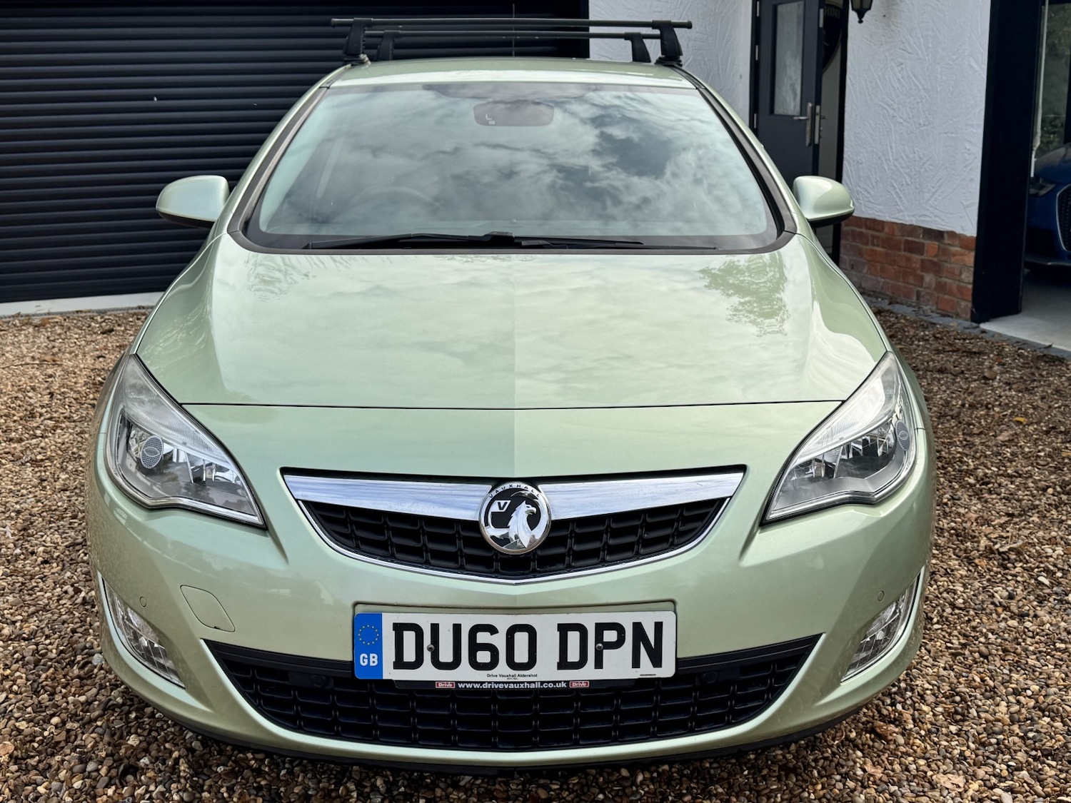 Used Vauxhall Astra 2010 for sale - 76246176: Photo 2