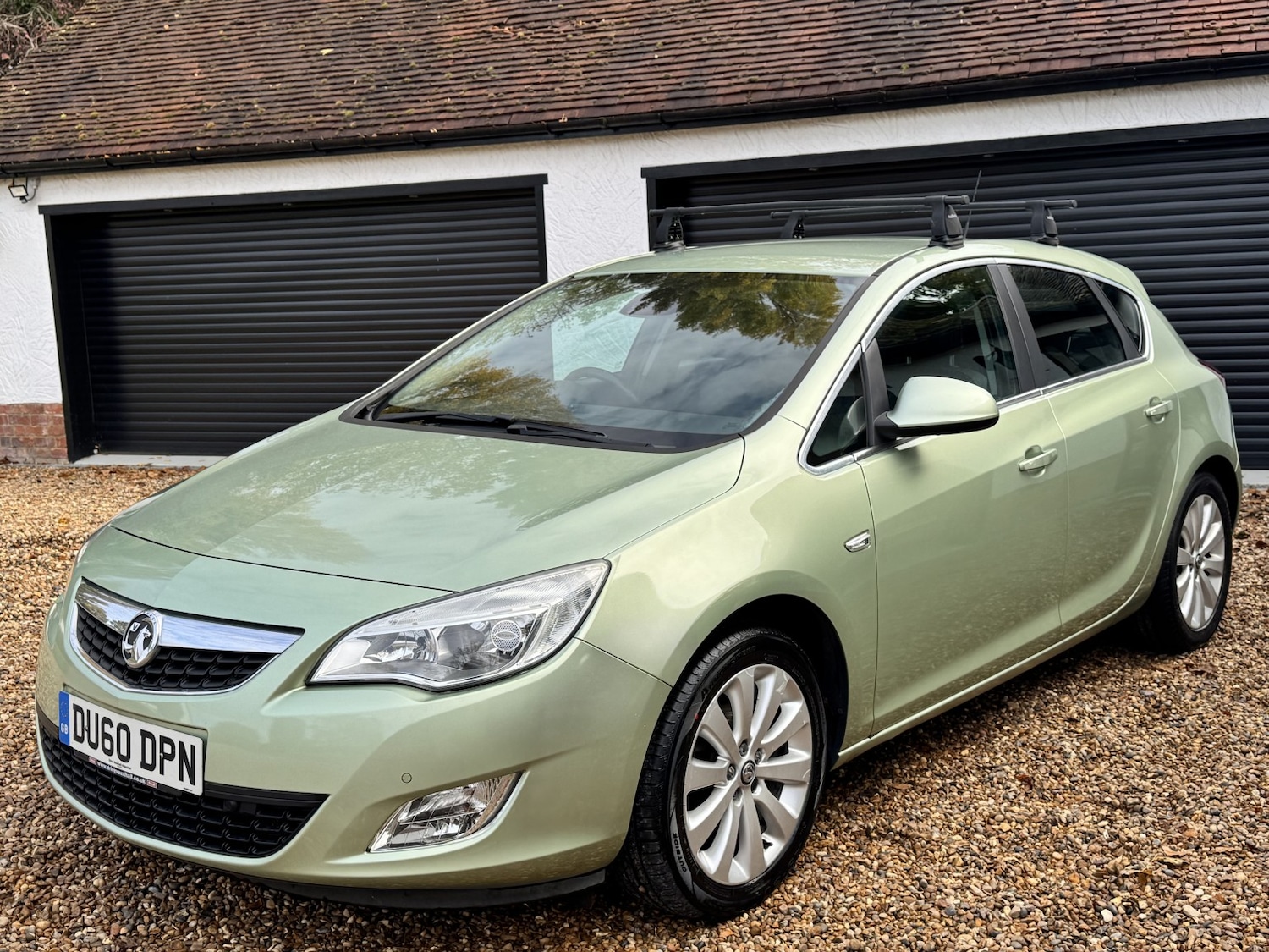 Used Vauxhall Astra 2010 for sale - 76246176: Photo 3