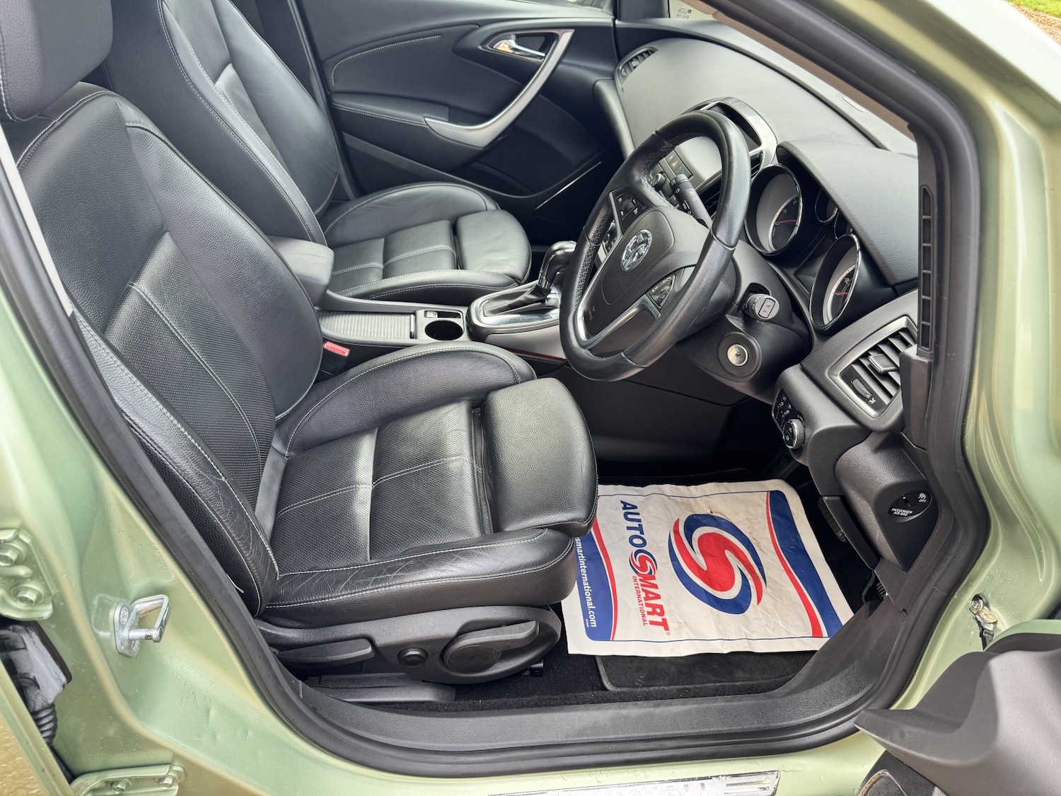 Used Vauxhall Astra 2010 for sale - 76246176: Photo 8