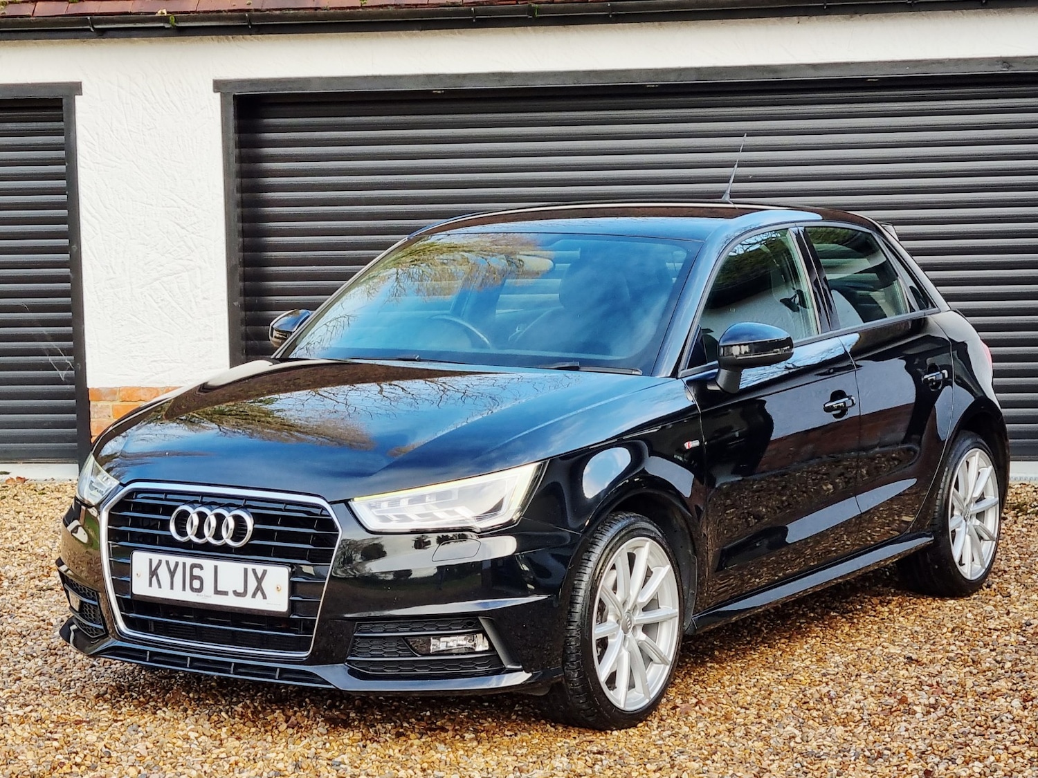 Used Audi A1 2016 for sale - 76848687: Photo 3
