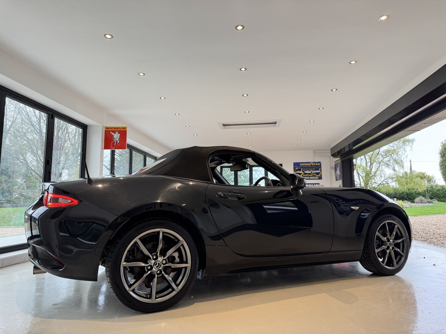 Used Mazda MX-5 2017 for sale - 75938145: Photo 49