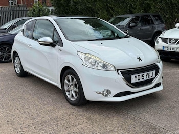 Peugeot - 208