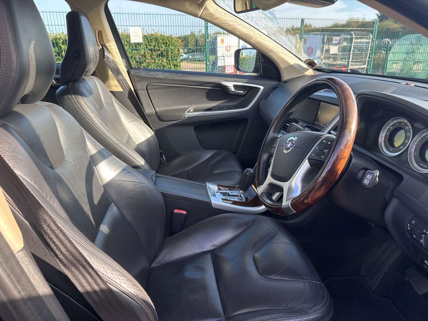 Used Volvo XC60 2011 for sale - 75999904: Photo 3