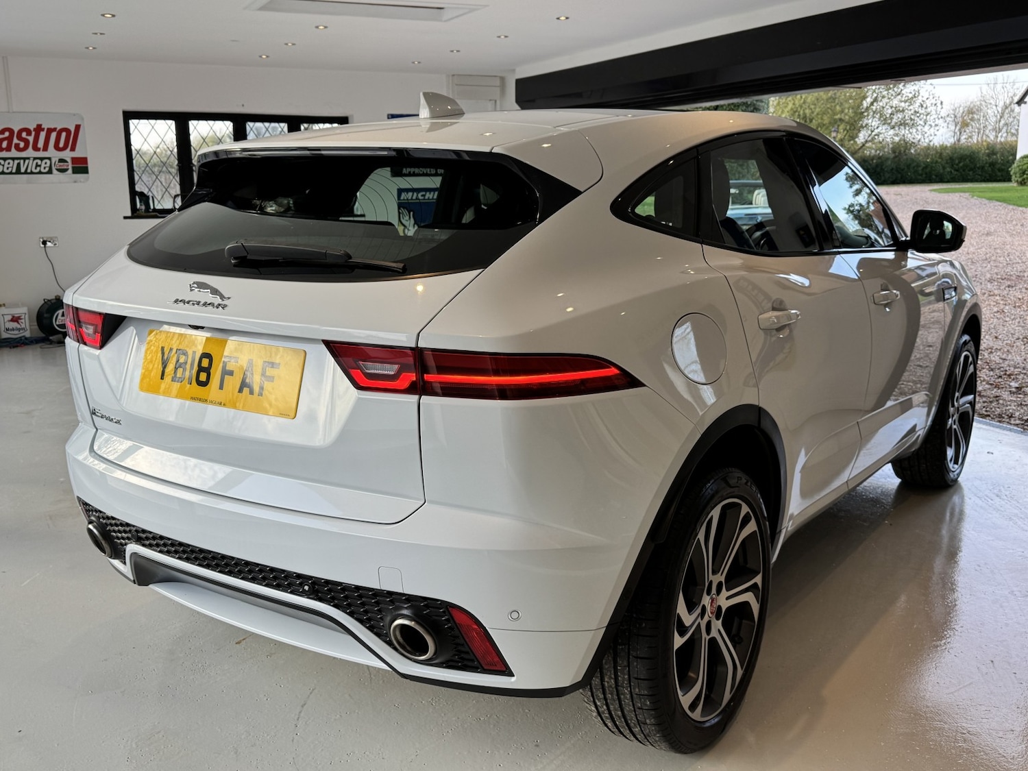 Used Jaguar E-Pace 2018 for sale - 76107288: Photo 3