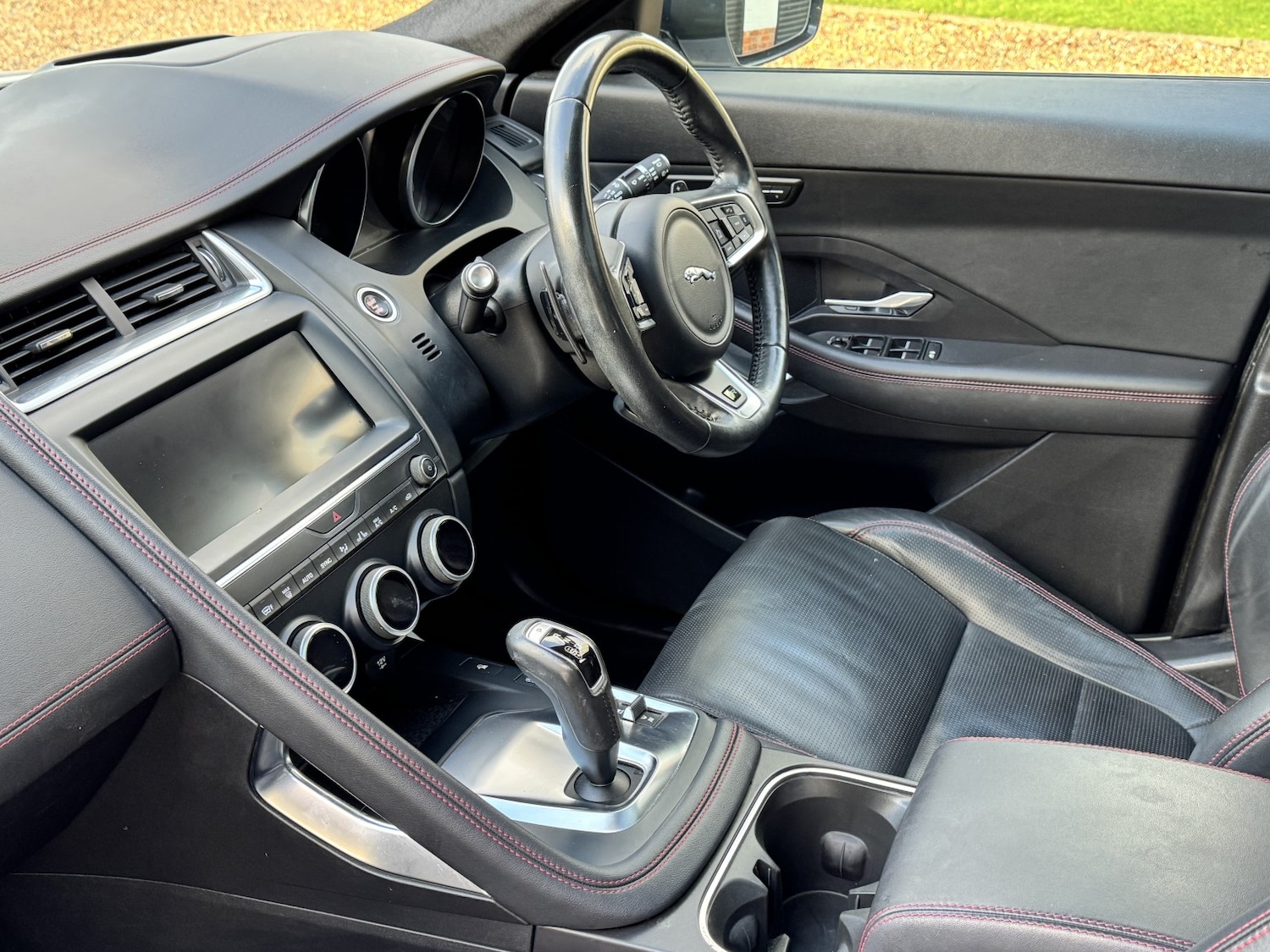 Used Jaguar E-Pace 2018 for sale - 76107288: Photo 5