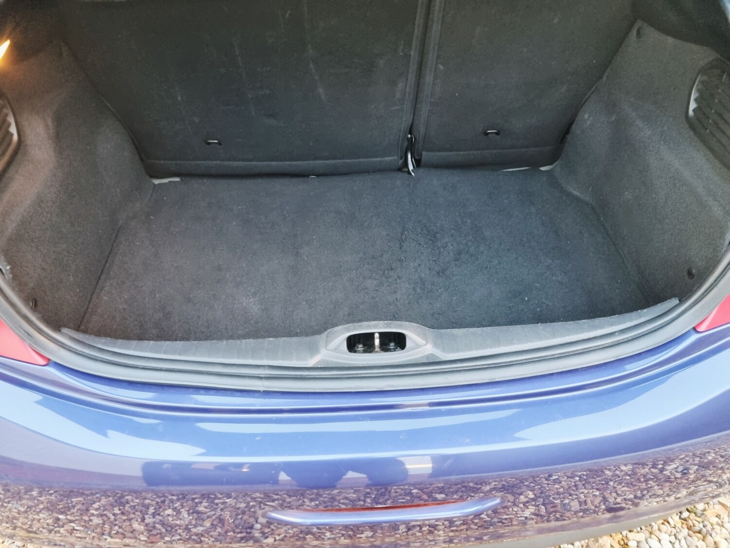 Used Peugeot 208 2015 for sale - 76758849: Photo 19