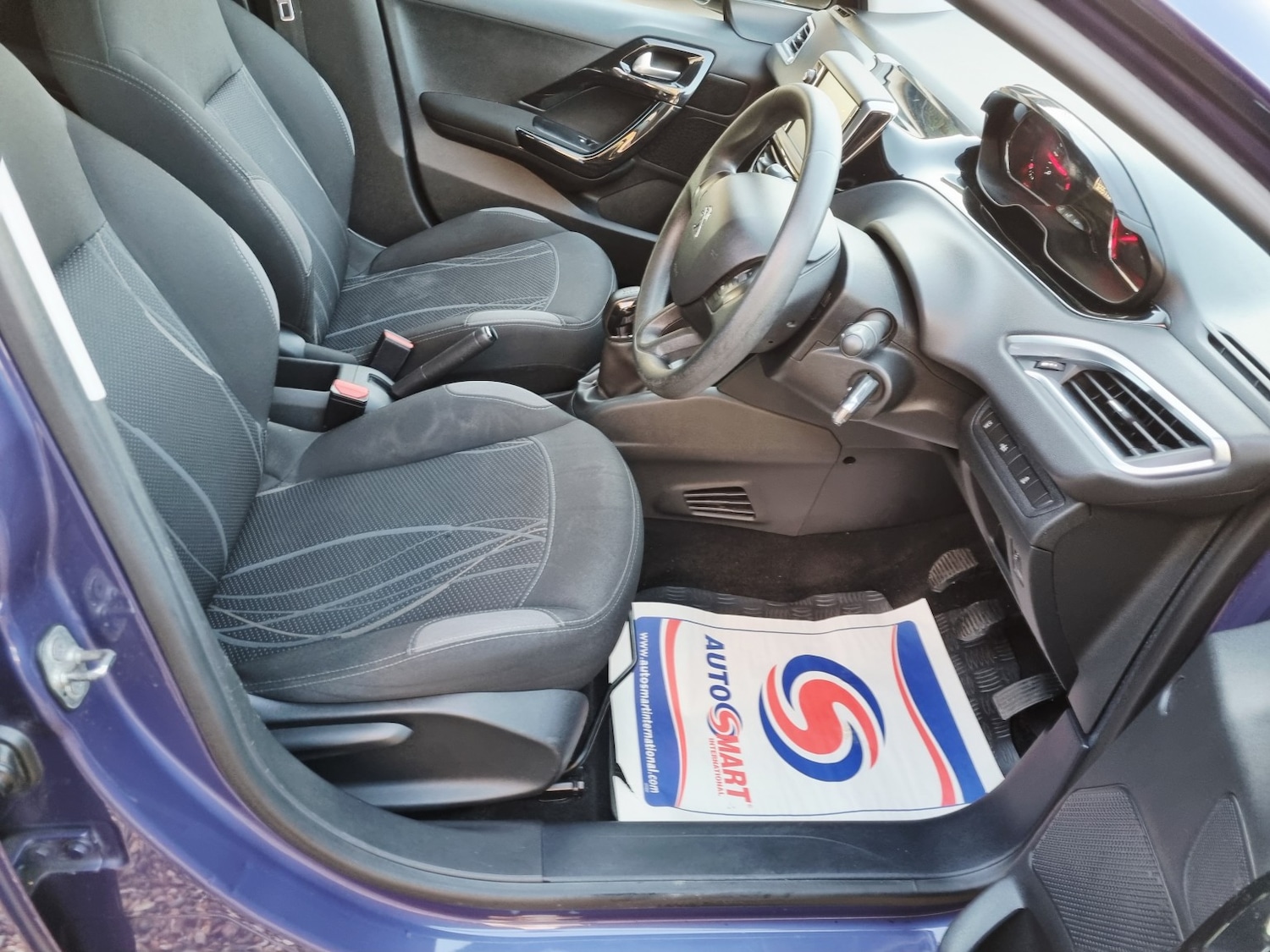 Used Peugeot 208 2015 for sale - 76758849: Photo 21