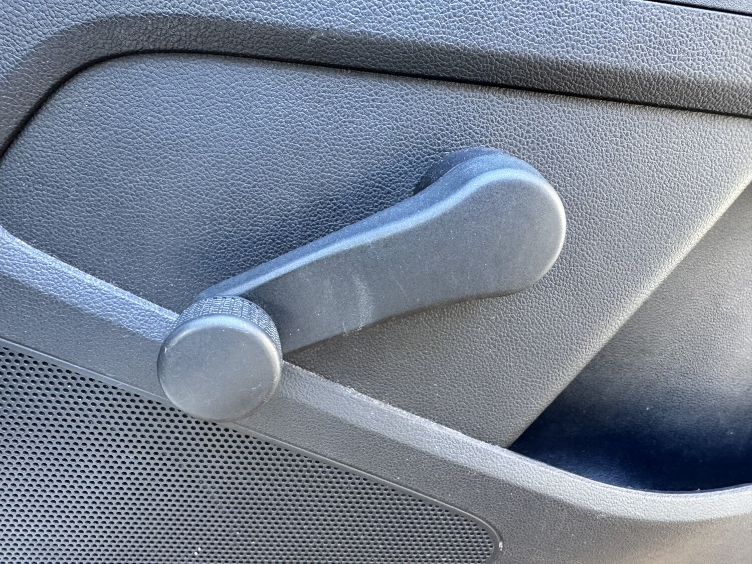 Used Volkswagen up! 2012 for sale - 76376859: Photo 37