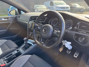 Used Volkswagen Golf 2017 for sale - 76439962: Photo