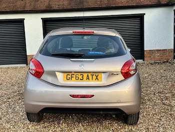Used Peugeot 208 2013 for sale - 76455342: Photo