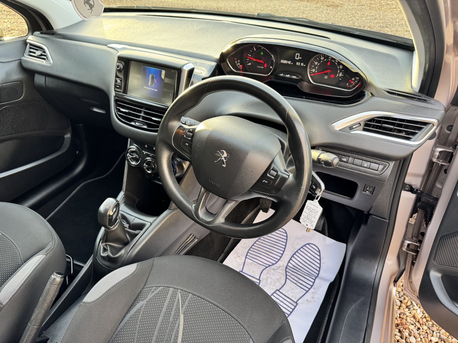 Used Peugeot 208 2013 for sale - 76455342: Photo 5