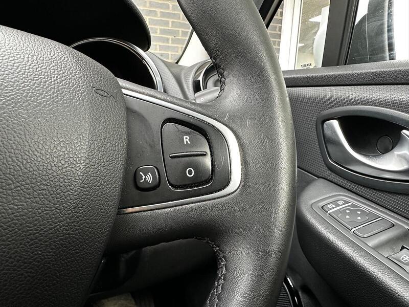 Used Renault Clio for sale - 77668052: Photo 17