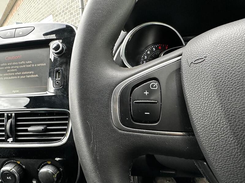 Used Renault Clio for sale - 77668052: Photo 18