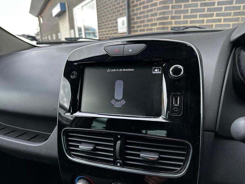 Used Renault Clio for sale - 77668052: Photo 24