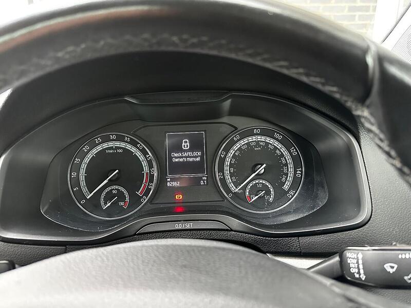 Used Skoda Karoq 2018 for sale - 77132470: Photo 29