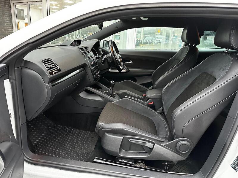 Used Volkswagen Scirocco 2015 for sale - 77418361: Photo 32