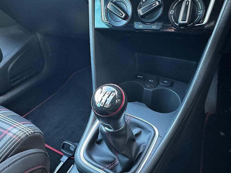 Used Volkswagen Polo 2017 for sale - 77132569: Photo 11