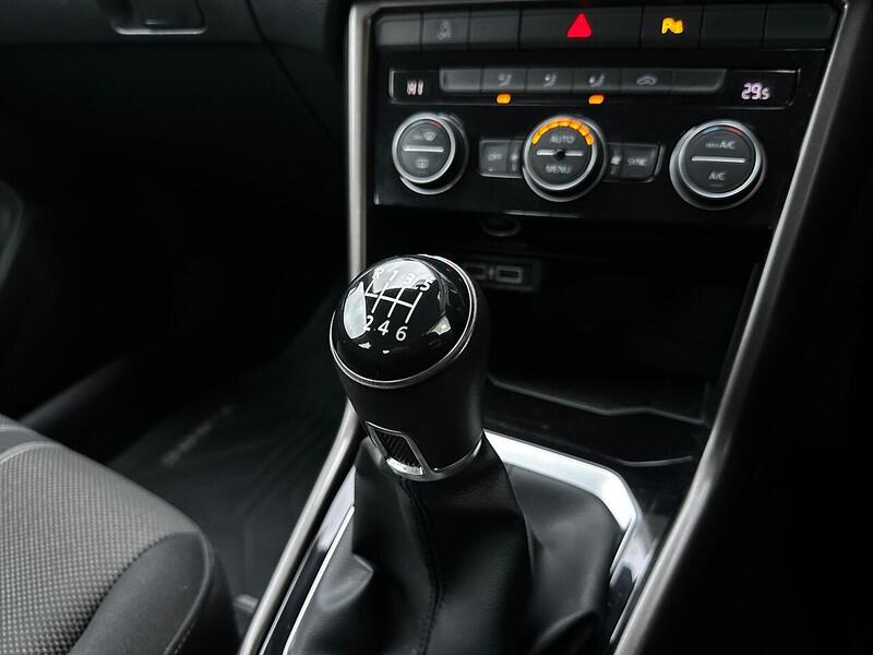 Used Volkswagen T-Roc 2018 for sale - 77132539: Photo 11