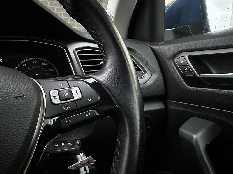 Used Volkswagen T-Roc 2018 for sale - 77132539: Photo 15