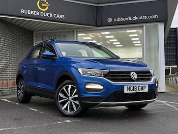 Used Volkswagen T-Roc 2018 for sale - 77132539: Photo