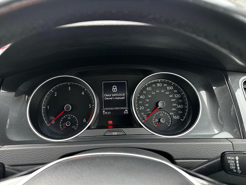 Used Volkswagen Golf 2017 for sale - 77640129: Photo 23