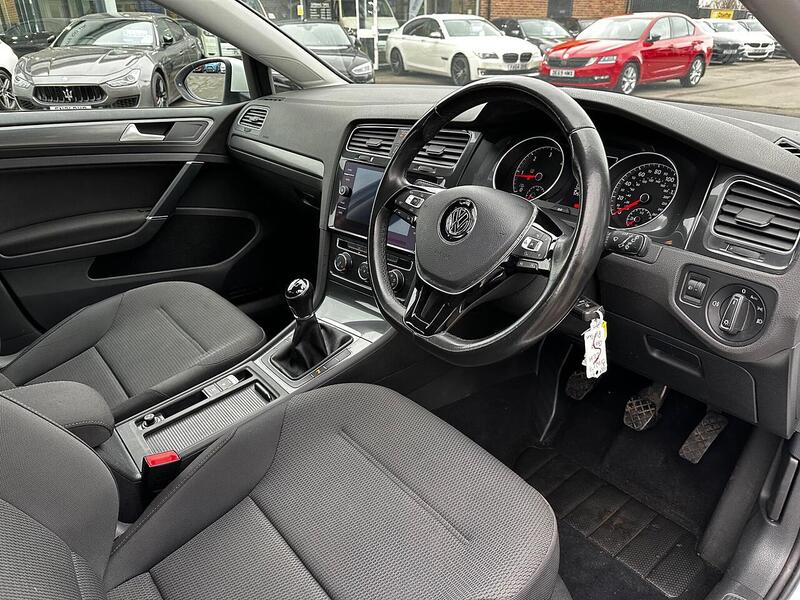 Used Volkswagen Golf 2017 for sale - 77640129: Photo 9